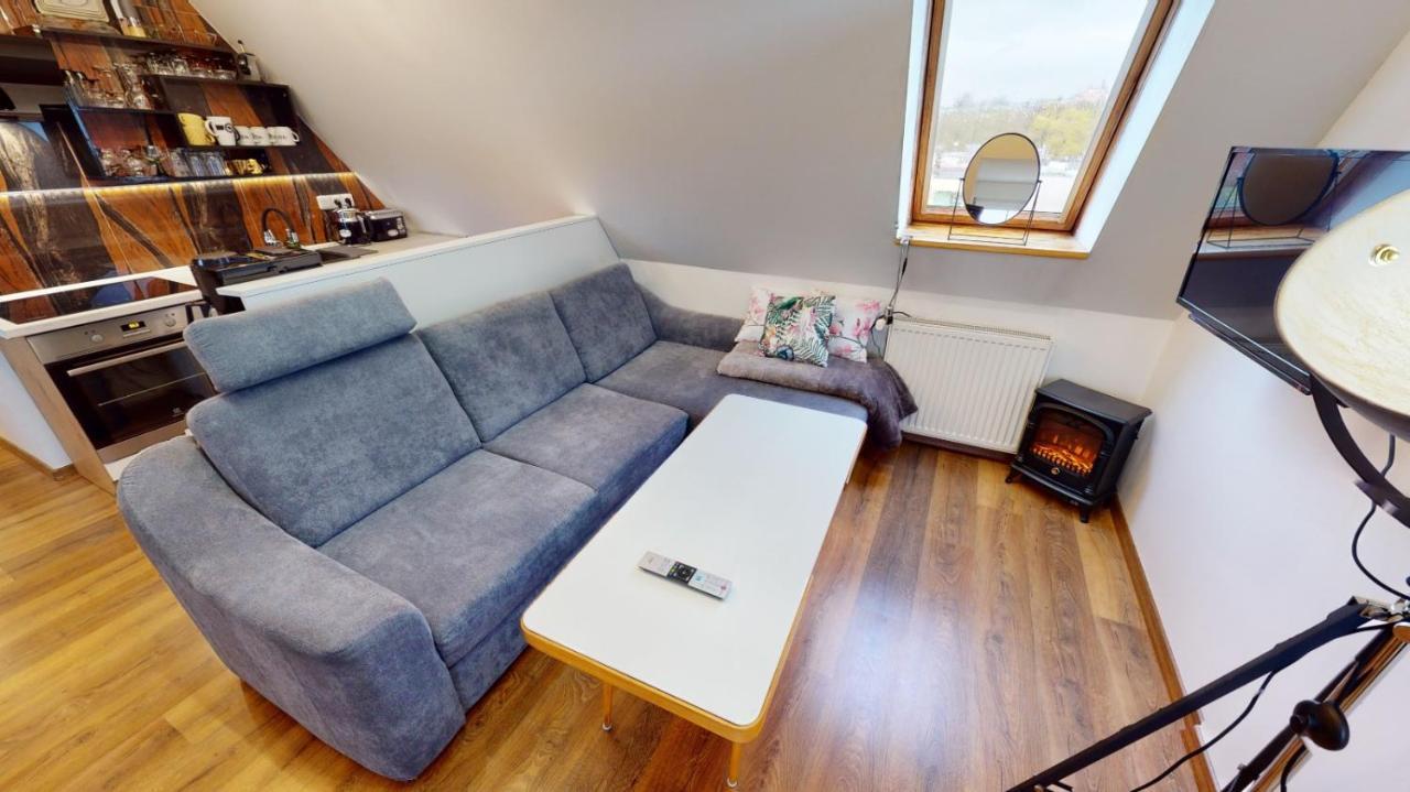 Apartman Atelier Vary V Nove Zrekonstruovanem Dome كارلوفي فاري المظهر الخارجي الصورة